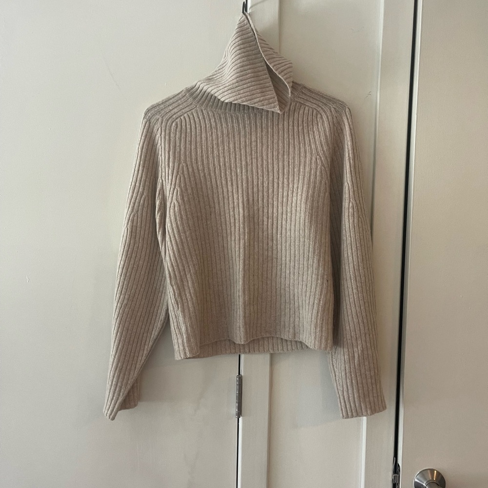 VINCE CASHMERE BACKLESS SWEATER - Picture 4 of 7